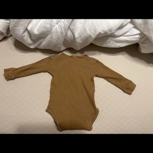 The simple folk onesie size 2-3 years two small blemishes 20.4 waist hip 22 inch